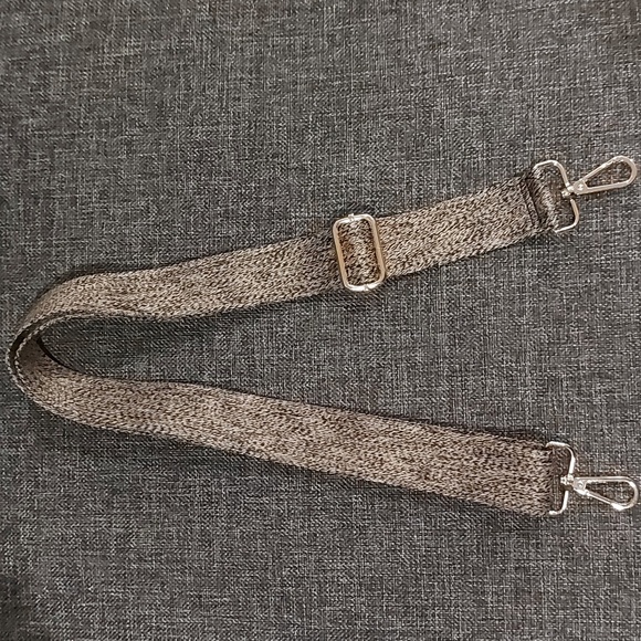 Adjustable Black and Tan Marled Strap with Gold Hardware - Picture 1 of 8